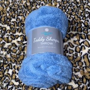Comfort Bay Baby Blue Super Soft Teddy Sherpa Throw Blanket 50”x60”127cmx152cm